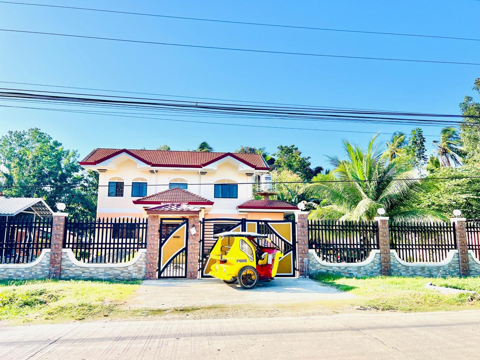 Chateau La Princesa With Cozy Garden & Bar Puerto Princesa Exterior foto