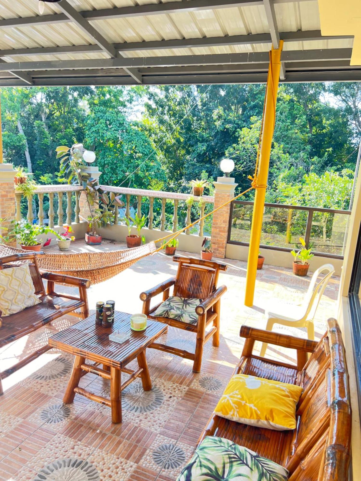 Chateau La Princesa With Cozy Garden & Bar Puerto Princesa Exterior foto