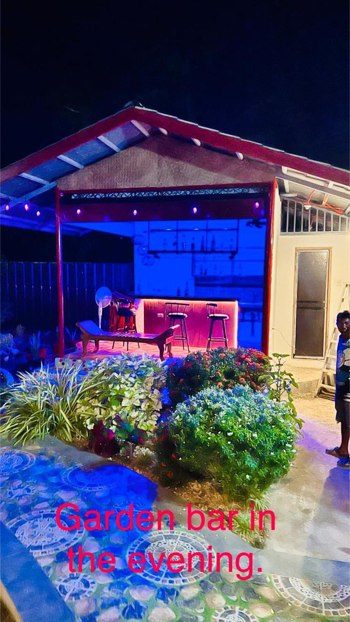 Chateau La Princesa With Cozy Garden & Bar Puerto Princesa Exterior foto